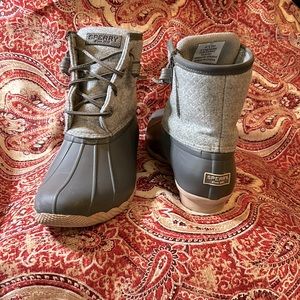 Women sz 9 Sperry Duckboots